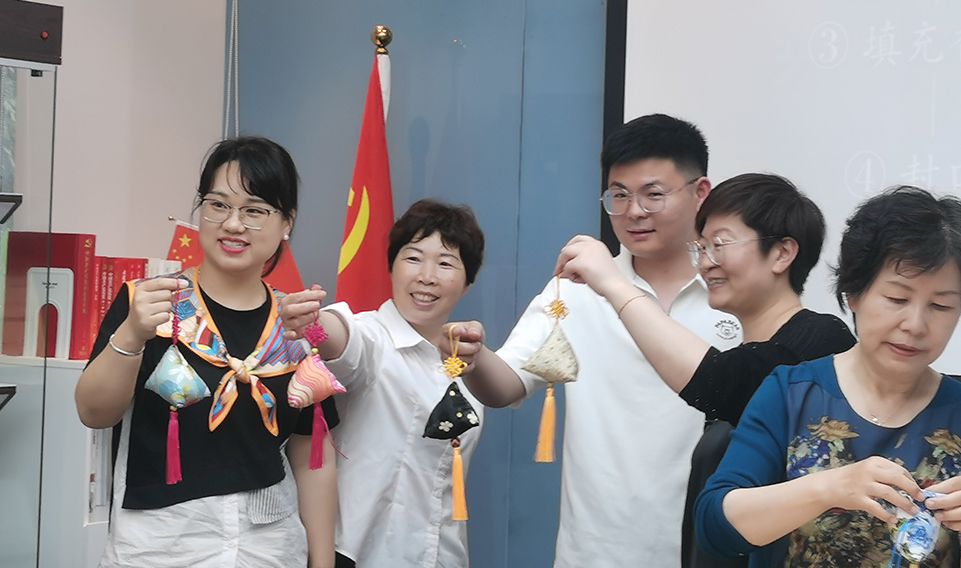 香韻端午，情滿誠(chéng)格——上海誠(chéng)格集團(tuán)工會(huì)組織開(kāi)展端午香囊制作活動(dòng)
